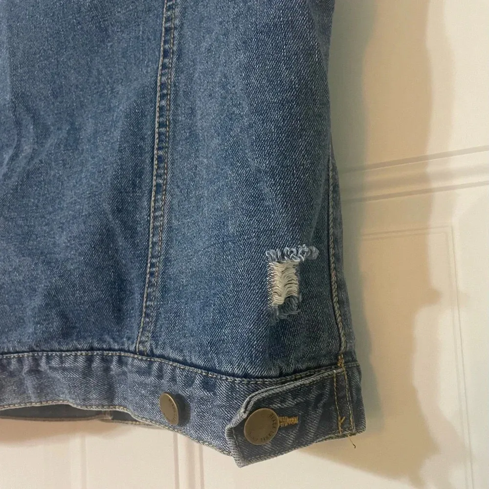 Black Label  C’est Toi Denim Vest Distressed Size Small Bikercore - Image 7