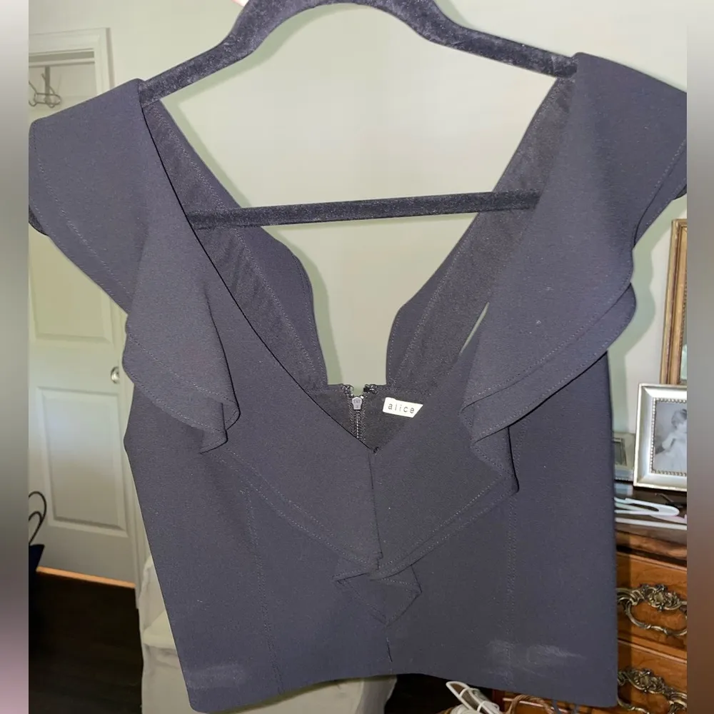 ALICE + OLIVIA Pria Crop Top - Image 3