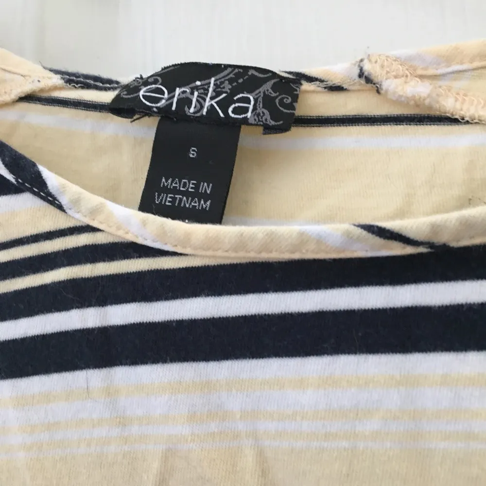 Erika FINAL MARKDOWN Ladies  tee small - Image 3