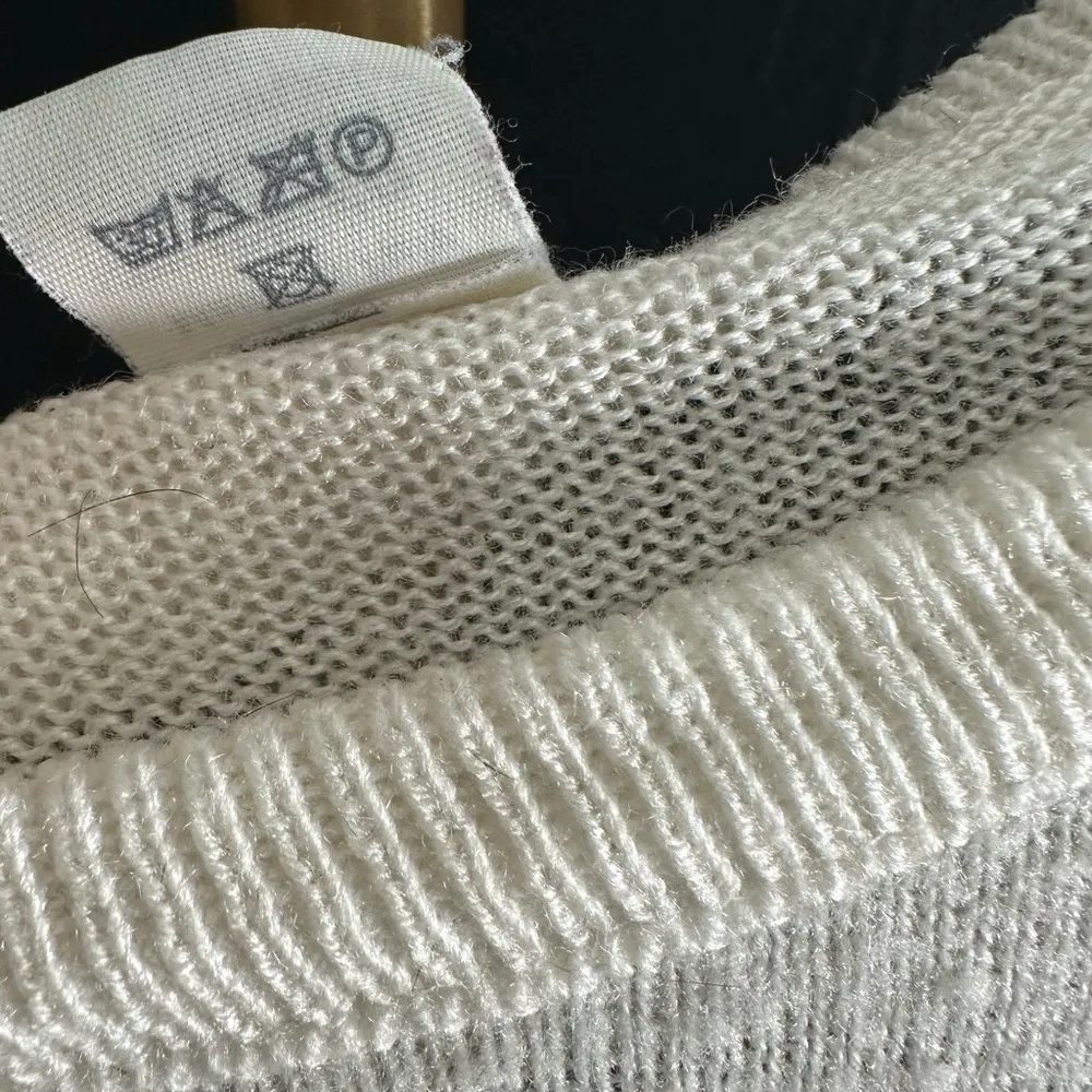 Vintage 80’s or 90’s Made in Italy Sweater Flower Bead Appliqué Accent Small White - Image 4