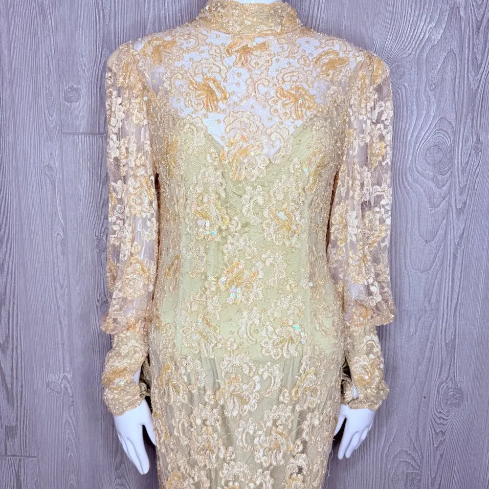 Vintage beaded sequin formal wedding dress tan cream high neck dress Size M - Image 4