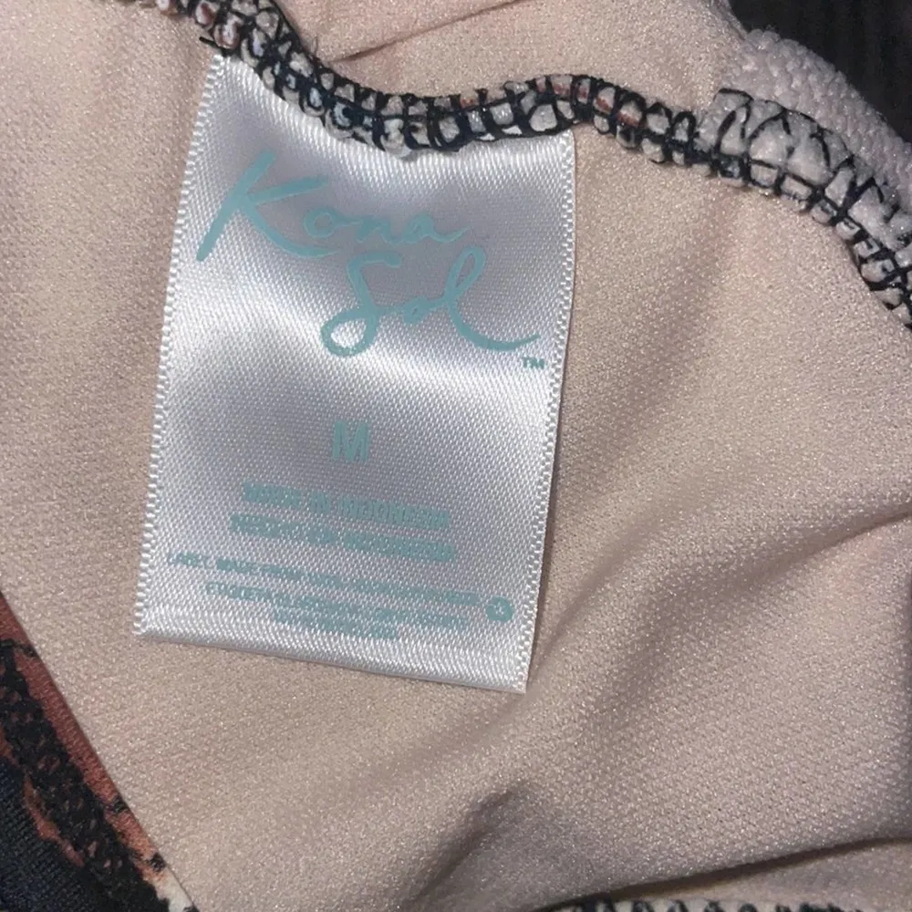 Kona Sol Women’s Side Cinch Medium Coverage One Piece Swimsuit Size Medium - Image 5