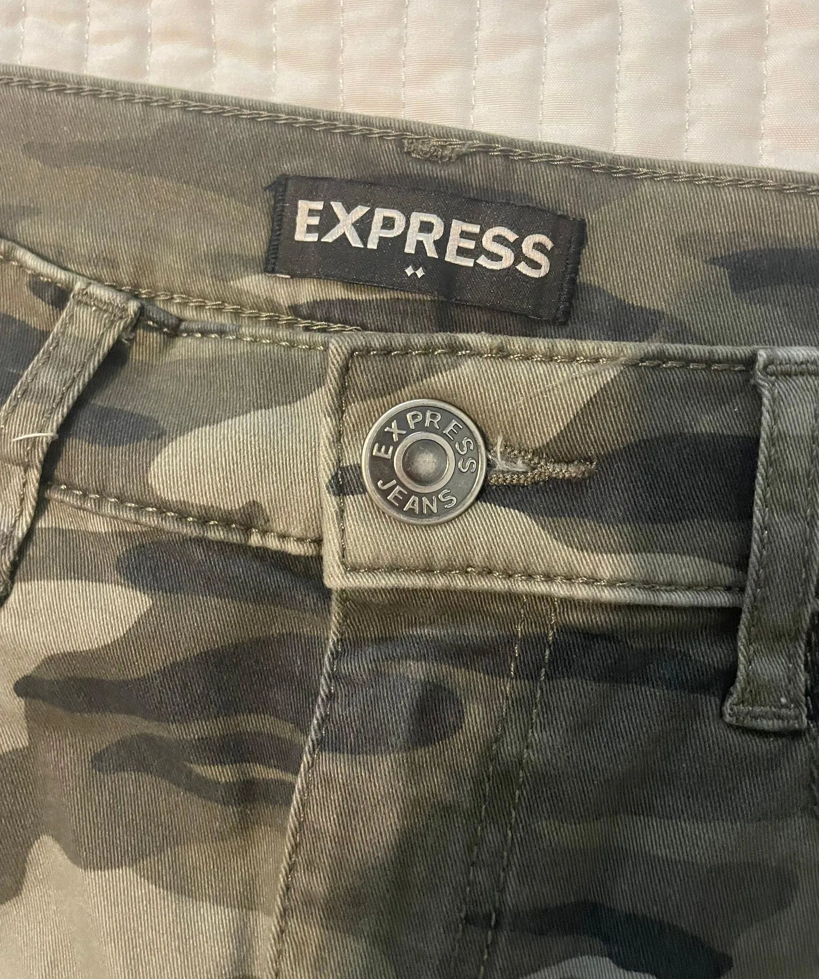 EXPRESS Mini Skirt Camo - Image 3