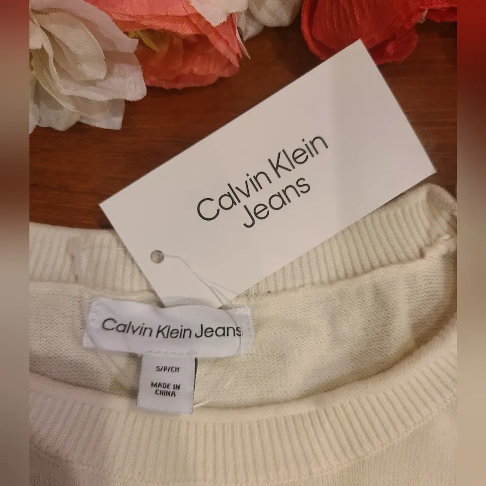 Calvin Klein Off White Rhinestone CK Logo Sweatershirt Size Small - Image 4