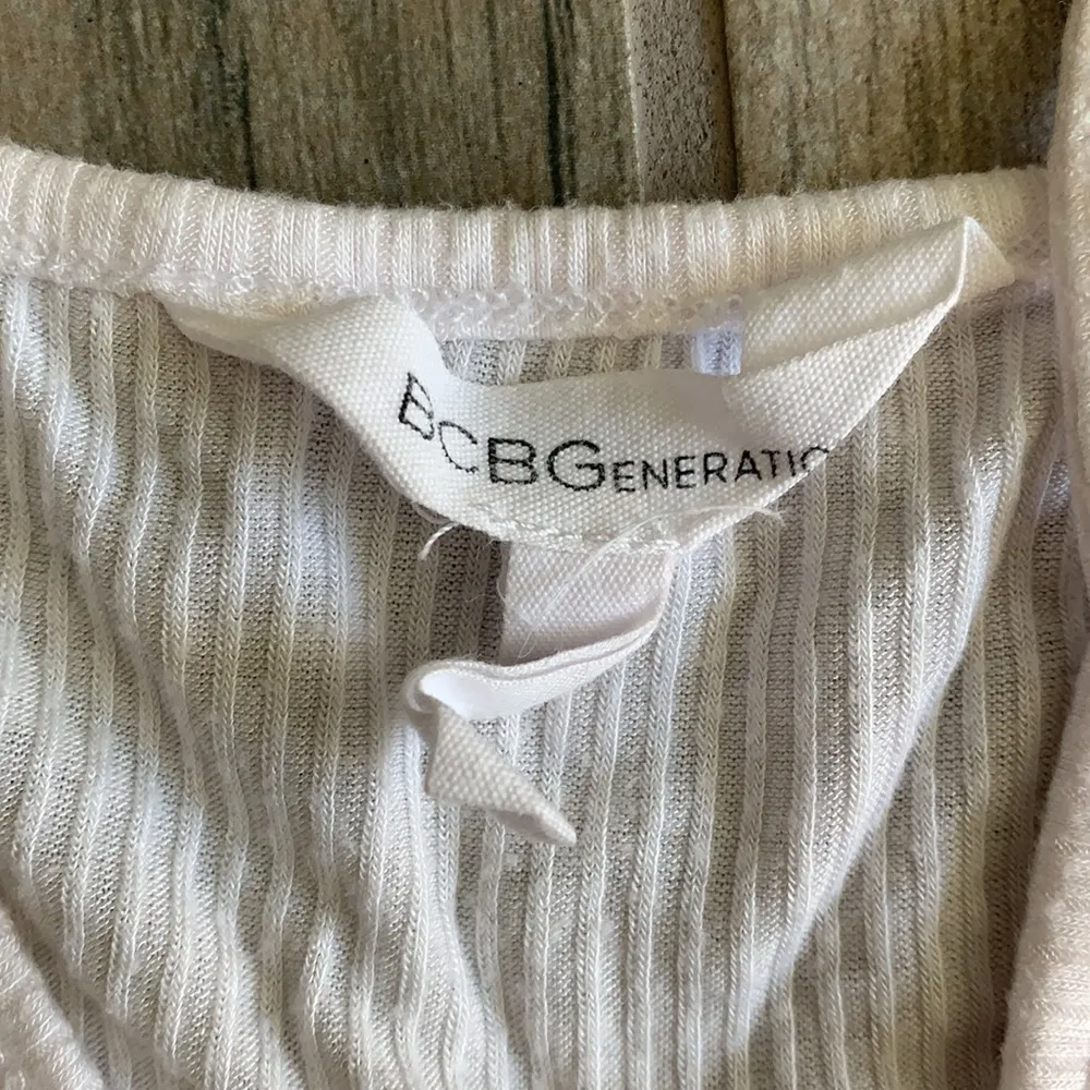 BCBG Génération white tank top - Image 3
