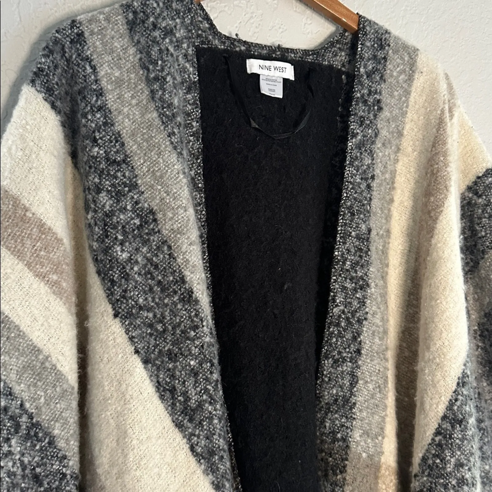 Nine West Cozy Fringed Shawl Poncho Plaid Black Tan Equestrian Cozy - Image 2