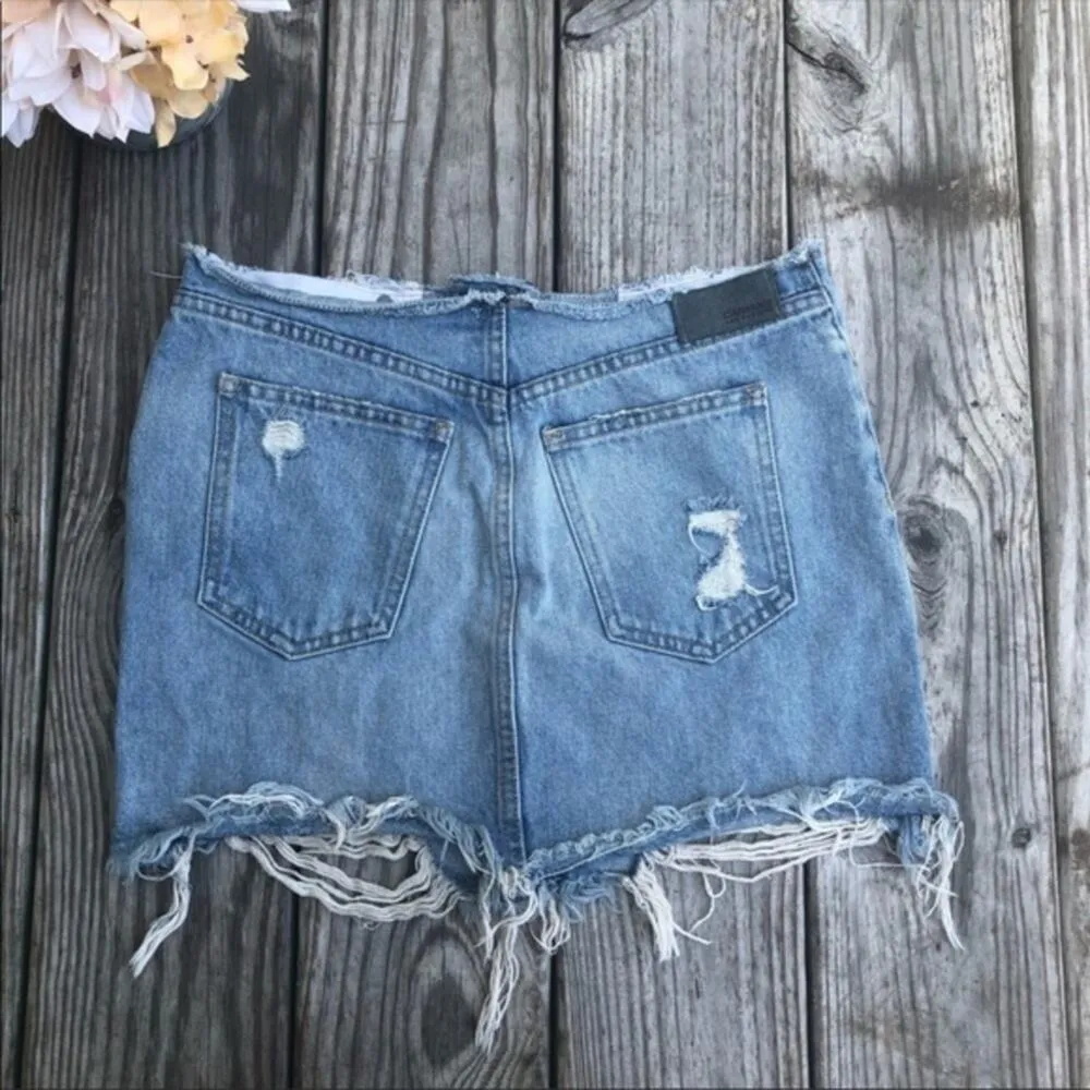 CARMAR LF Distressed Ripped Double Raw Hem Mini Denim Skirt Size 4/27 Blue - Image 3