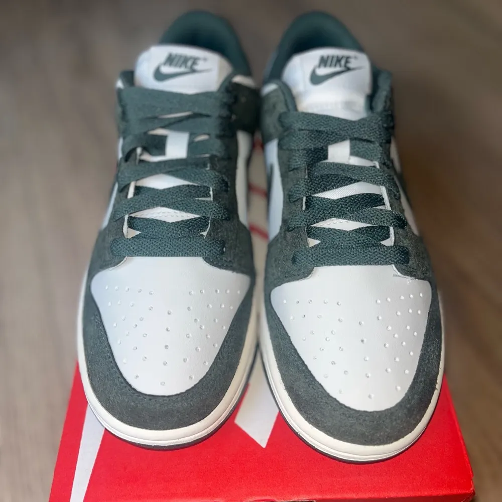 Nike  dunks - Image 2