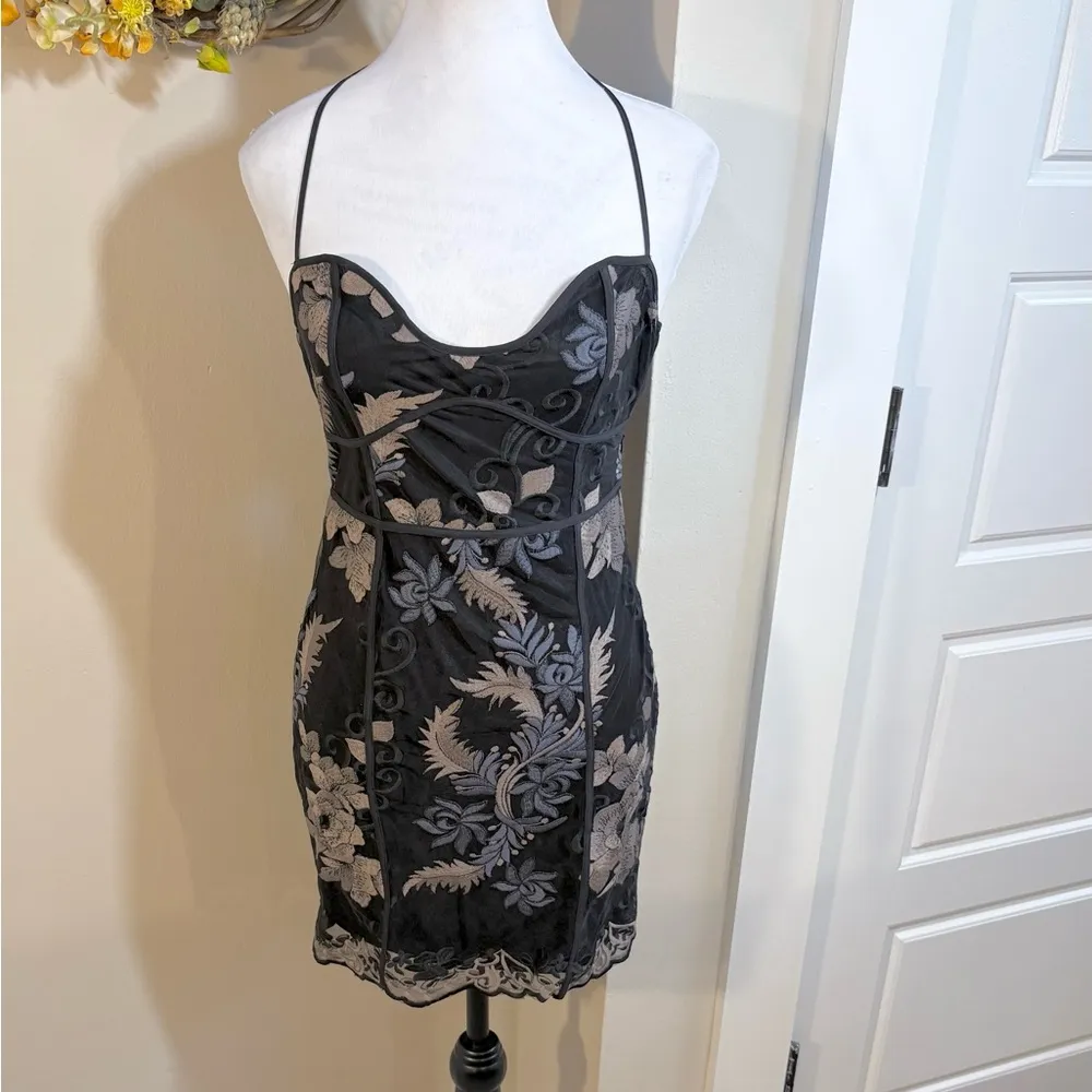 TOBI Halter Sweetheart Neck Embroidered Illusion Floral Slip Mini Dress Sz S - Image 3
