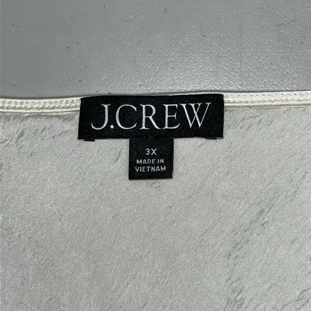 J. Crew NWOT 3X Champagne Textured Satin Scoop Neckline Acetate Tank Top Blouse - Image 4