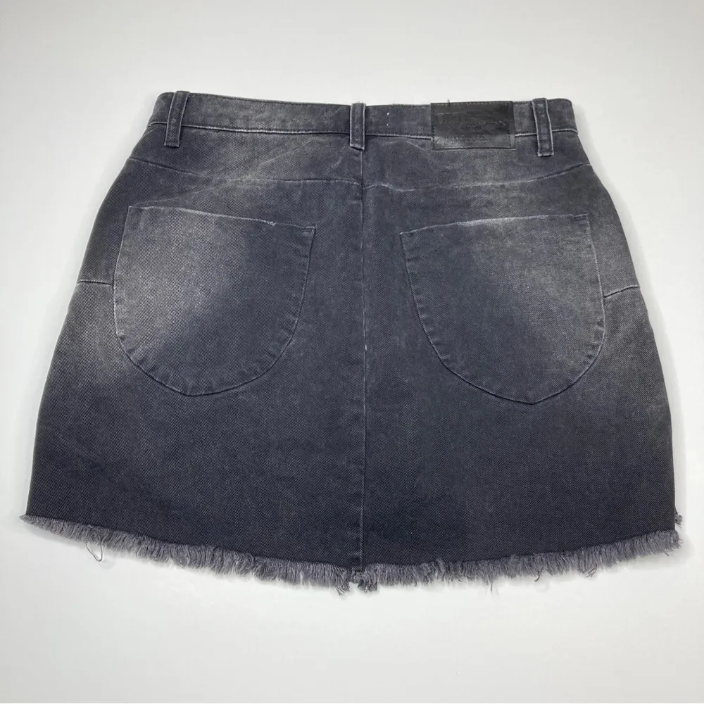 One x One Teaspoon | Black Mid Rise Relaxed Fit Denim Skirt Size 26 - Image 5