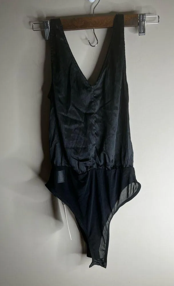 Nwt motif shein body suit size small - Image 2