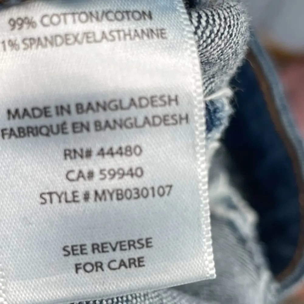 Tinseltown Juniors' Distressed Denim Relaxed Mom Shorts in Blue Size 1 - Image 9