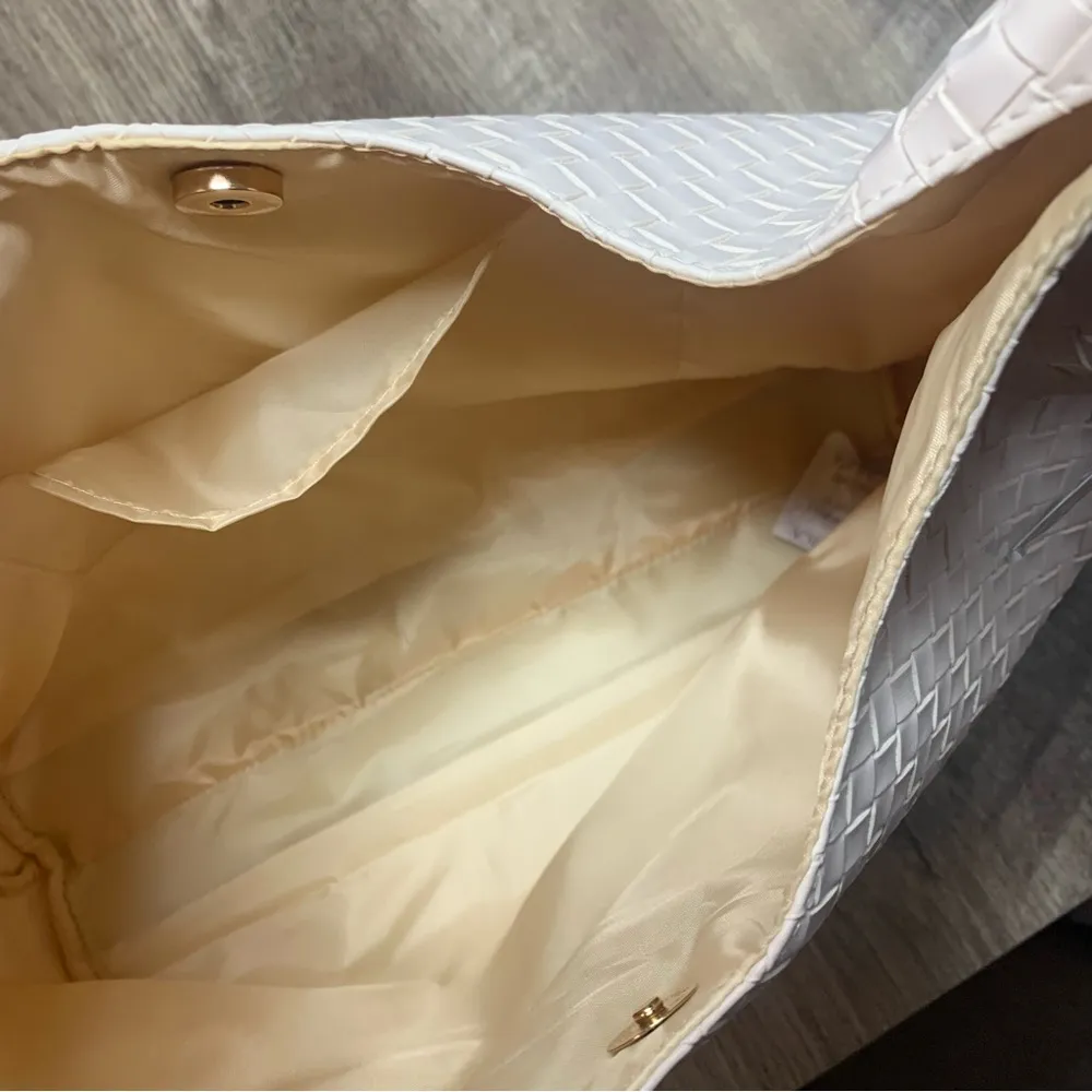 Ulta Beauty Cream Shoulder Bag with Textured Pattern - Image 2