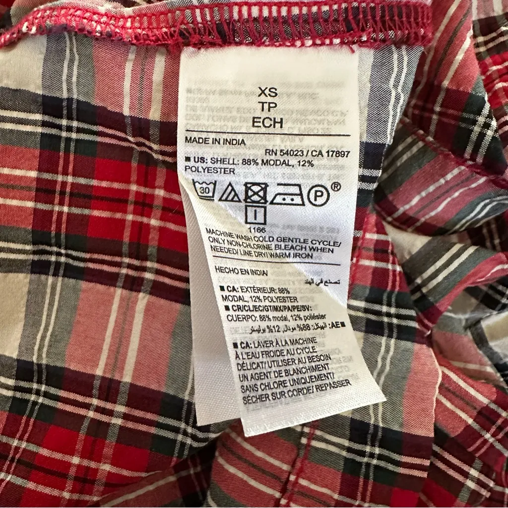 Old Navy Red Split-Neck Plaid Seersucker Shirt - Image 11