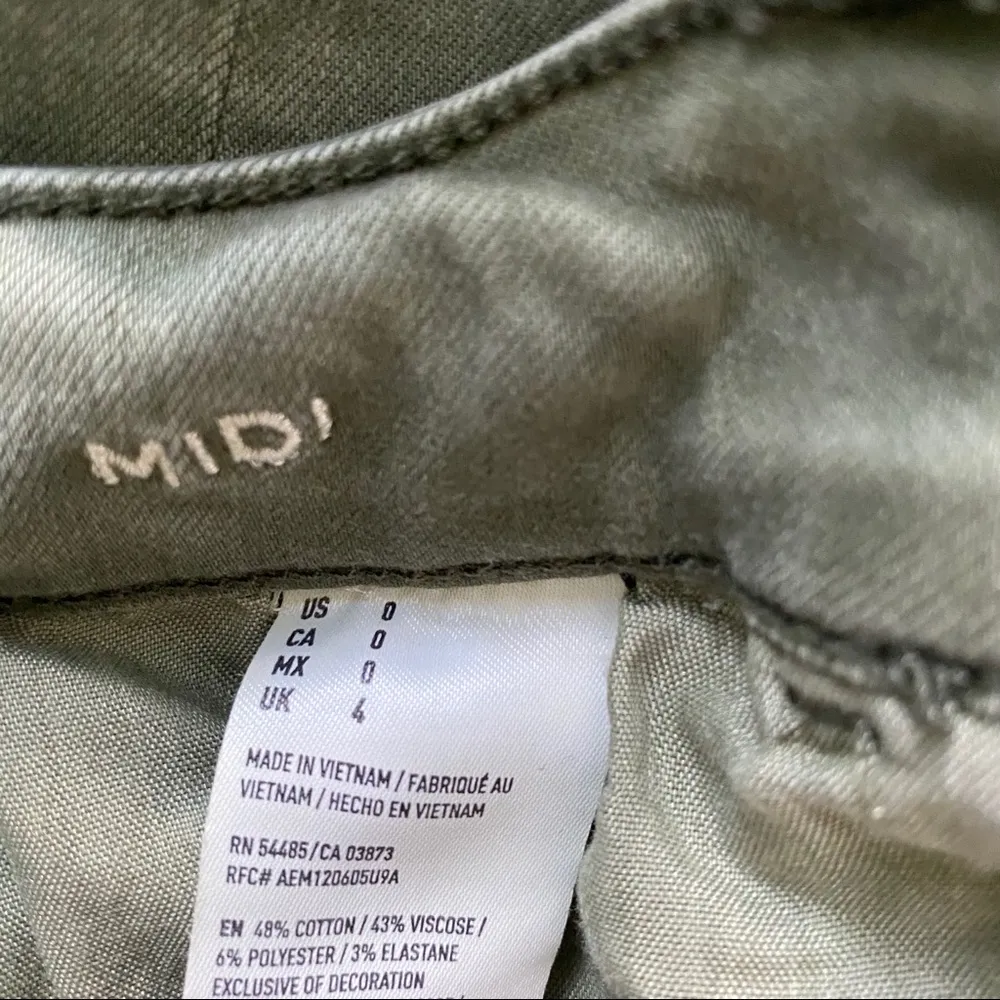 American Eagle Army Green Midi Denim Shorts Size 0 - Image 4