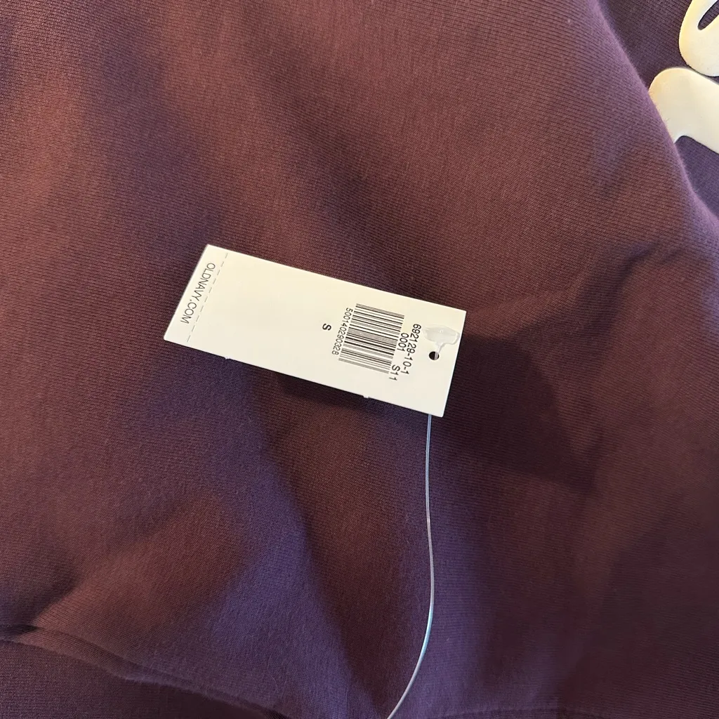 Old Navy Burgundy Graphic Sweatshirt - Image 7