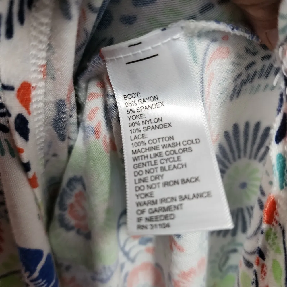 Red Camel Blue & White Floral Cochet Detail Bell Sleeve Knit Top Size Medium - Image 8