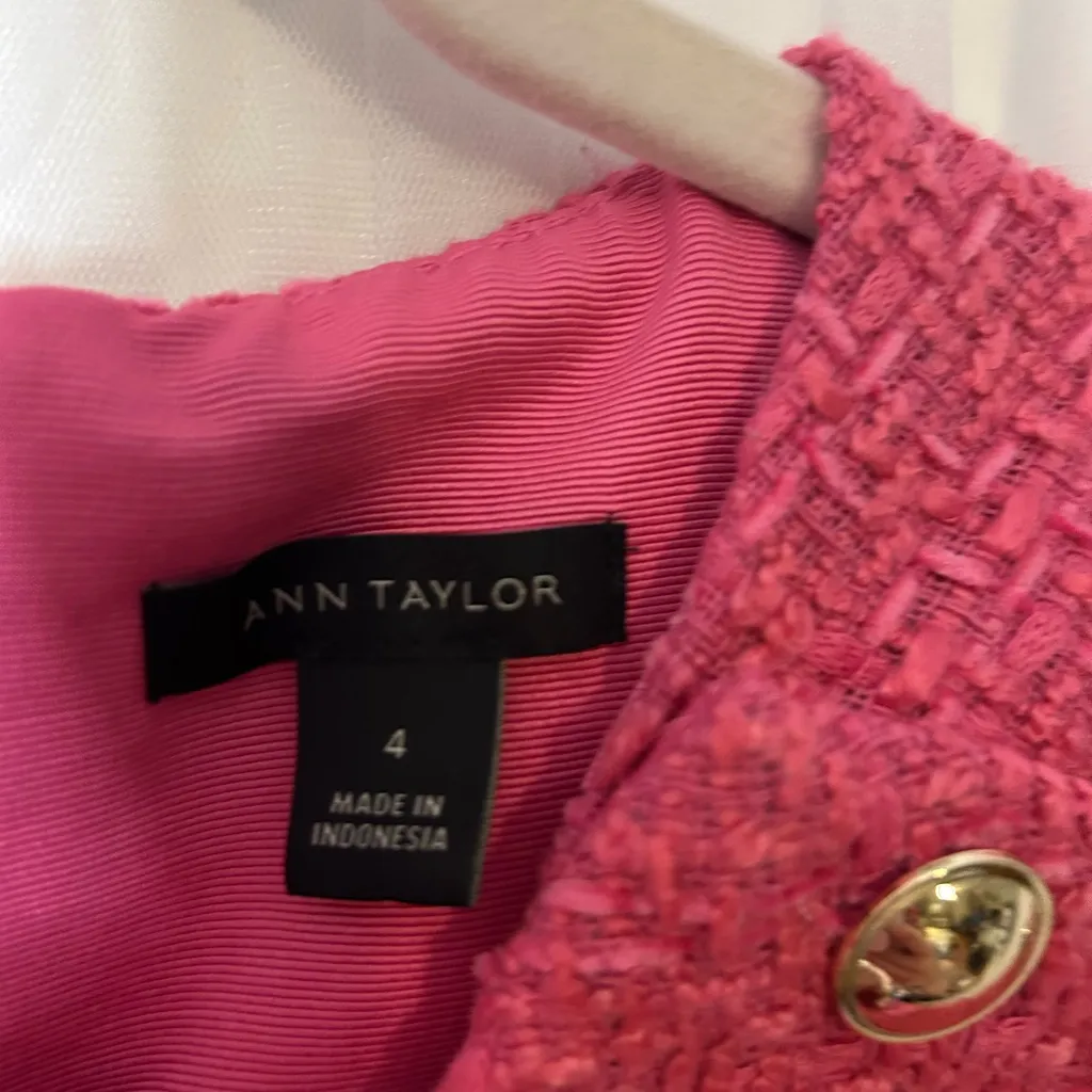 Ann Taylor Pink Tweed Shoulder Button Shift Dress - Size 4 - Image 3