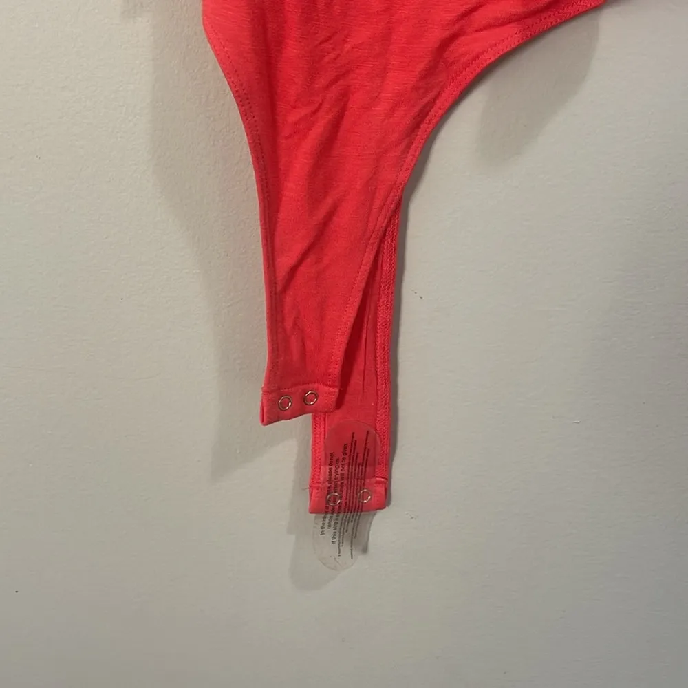 DOUBLE ZERO Coral SCOOP NECK BODYSUIT TANK SIZE NWT - Image 3