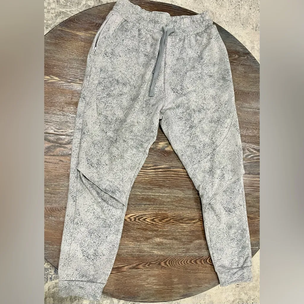 GYMSHARK Women’s Chalk Joggers Open Knees - Splatter Gray - Medium - EUC - Image 2