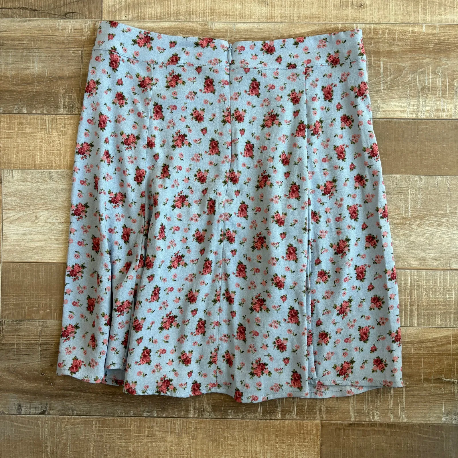 Reformation Flounce Skirt in Blue Floral Petunia Size 4 - Image 3