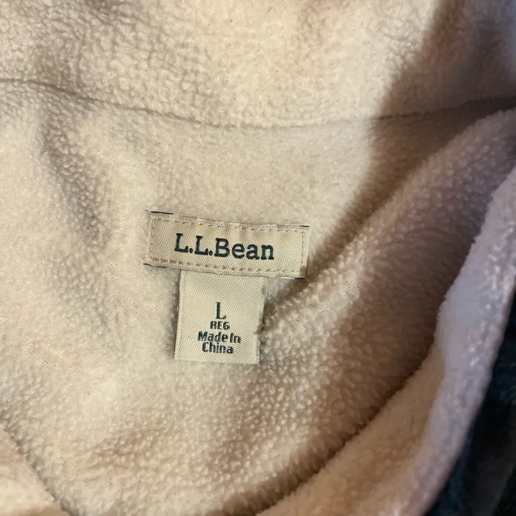 LL Bean women’s Sherpa lined Green and navy Plaid Button - Image 5