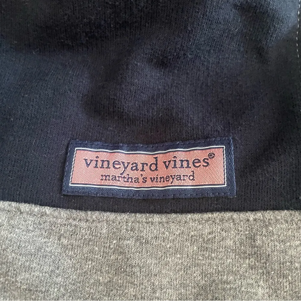 Vineyard Vines Martha's Vineyard Two Tone Pull Over Sweater Medium - Image 4
