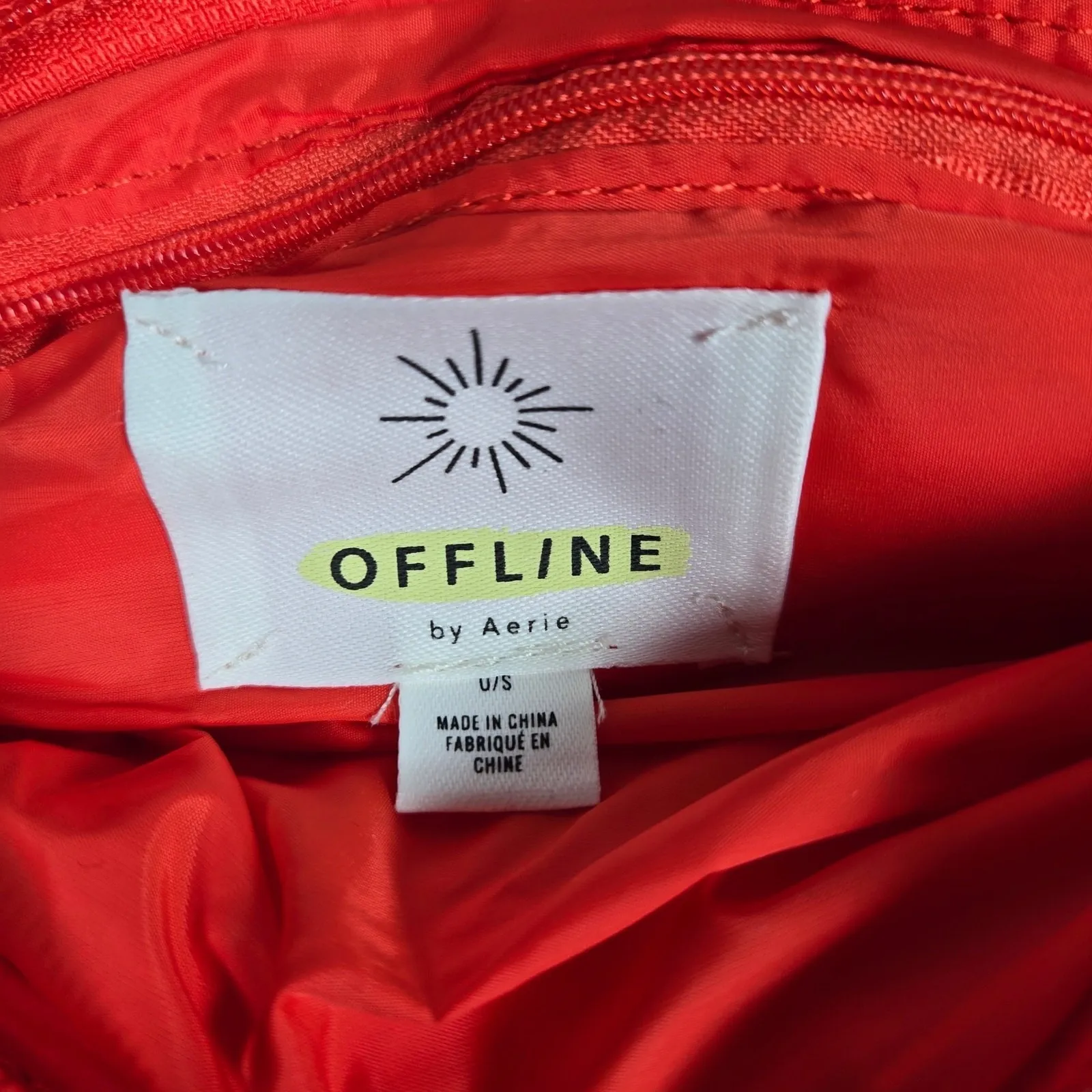 Aerie Offline Puffer Pouch Bag Red Small Makeup Travel Zip Closure‎ Bag - Image 3