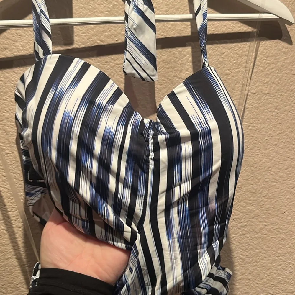 New Athena Women’s Blue Patterned Swimsuit One Piece Cut out Sewn in Size 10 NWT White - Image 5