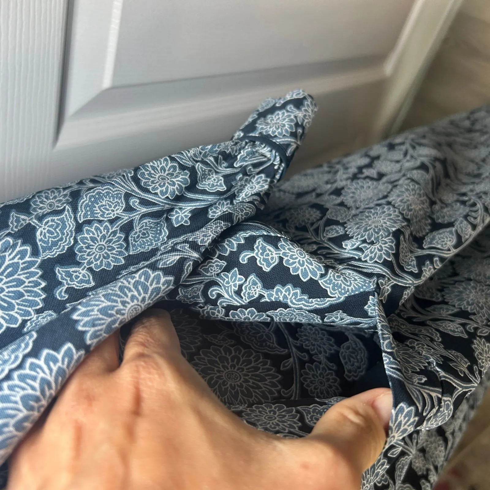 REISS Trina Blue Floral Print Midi Dress Size 10 Long‎ Sleeve Modest Button Down - Image 4