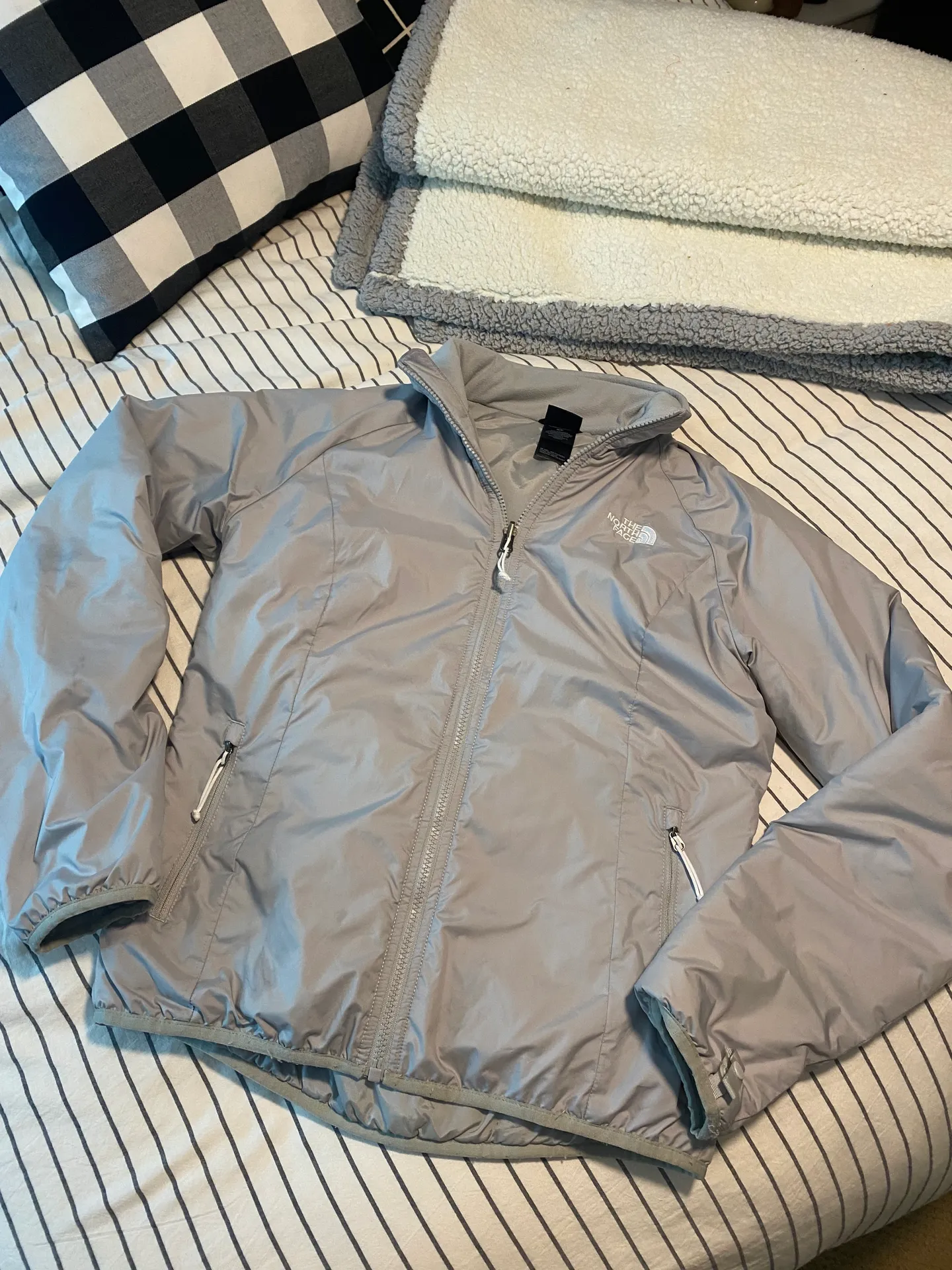 The North Face white ski jacket - Image 4