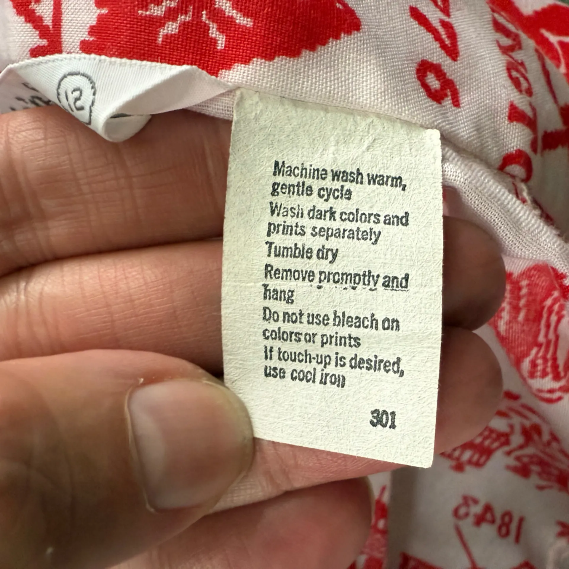 Vintage 70s Ship ‘n Shore historical US landmark long sleeve blouse, size medium Red - Image 10