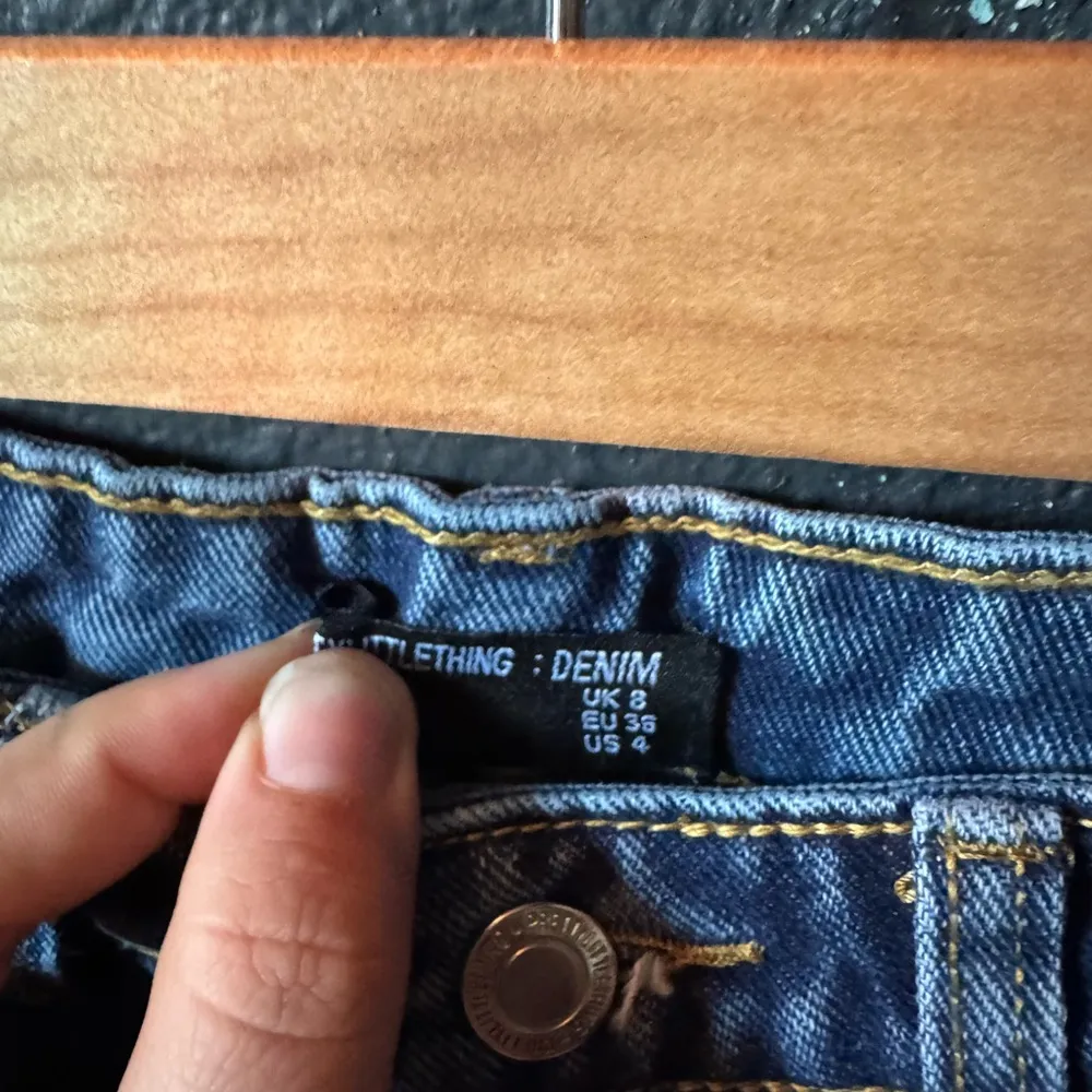 Women’s Pretty Little Thing Dark Wash Mom Jeans Size 4 - Image 2