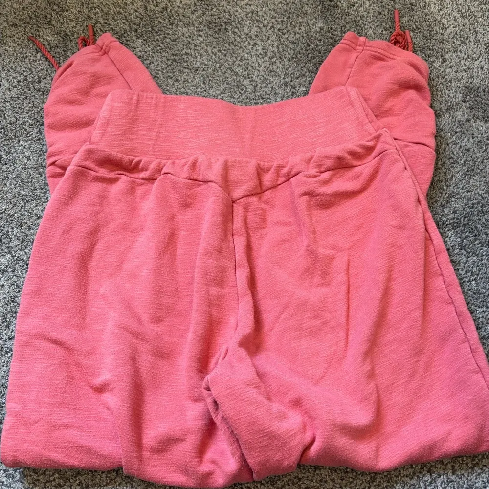 Gymshark Coral Joggers - Image 4