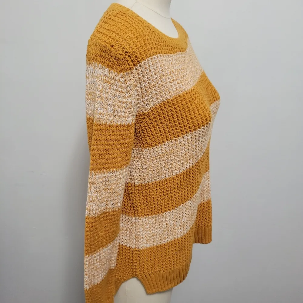 A.n.a mustard stripe crewneck sweater size medium - Image 4
