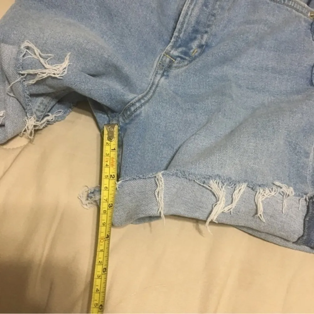 Woman’s size 0 H & M Divided denim cutoff jean shorts - Image 5