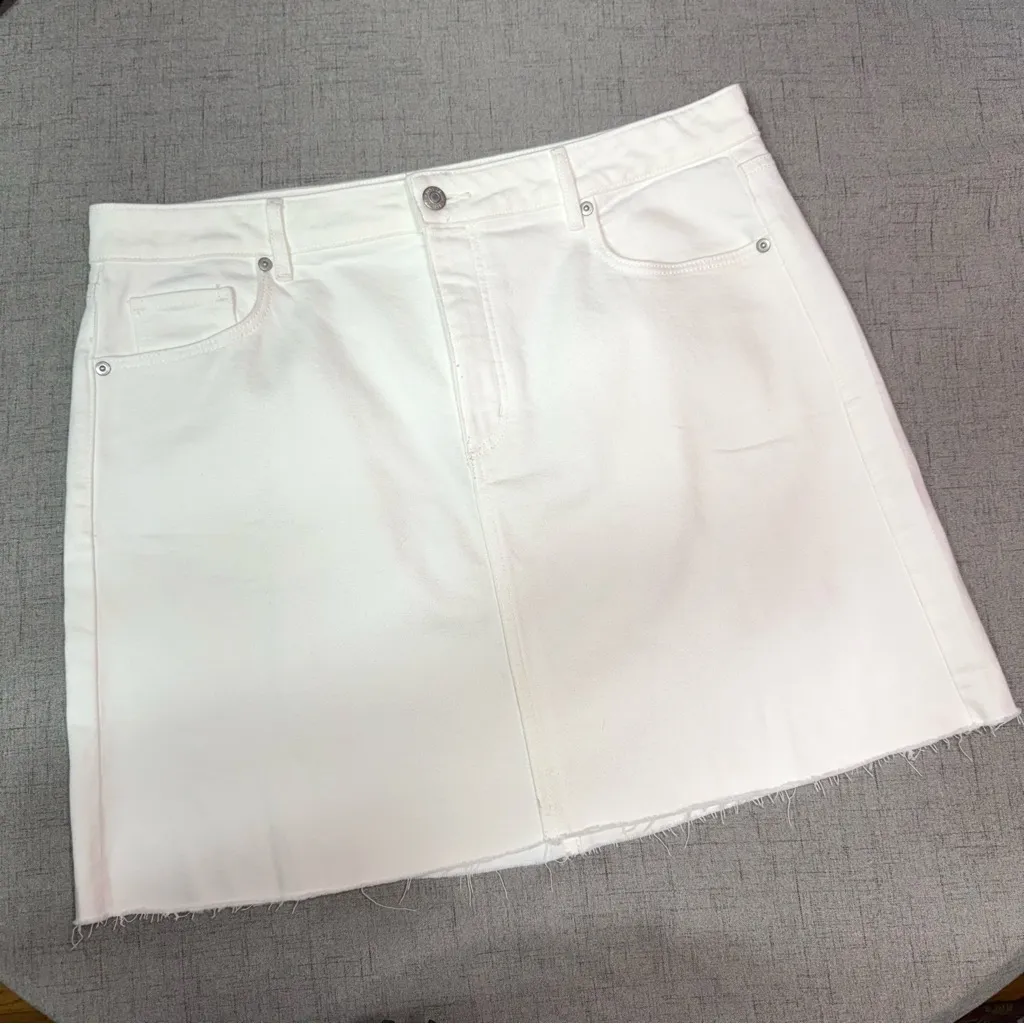 LOFT Fresh Cut Denim Skirt Jean Skirt Raw Hem White Size 14 - Image 5