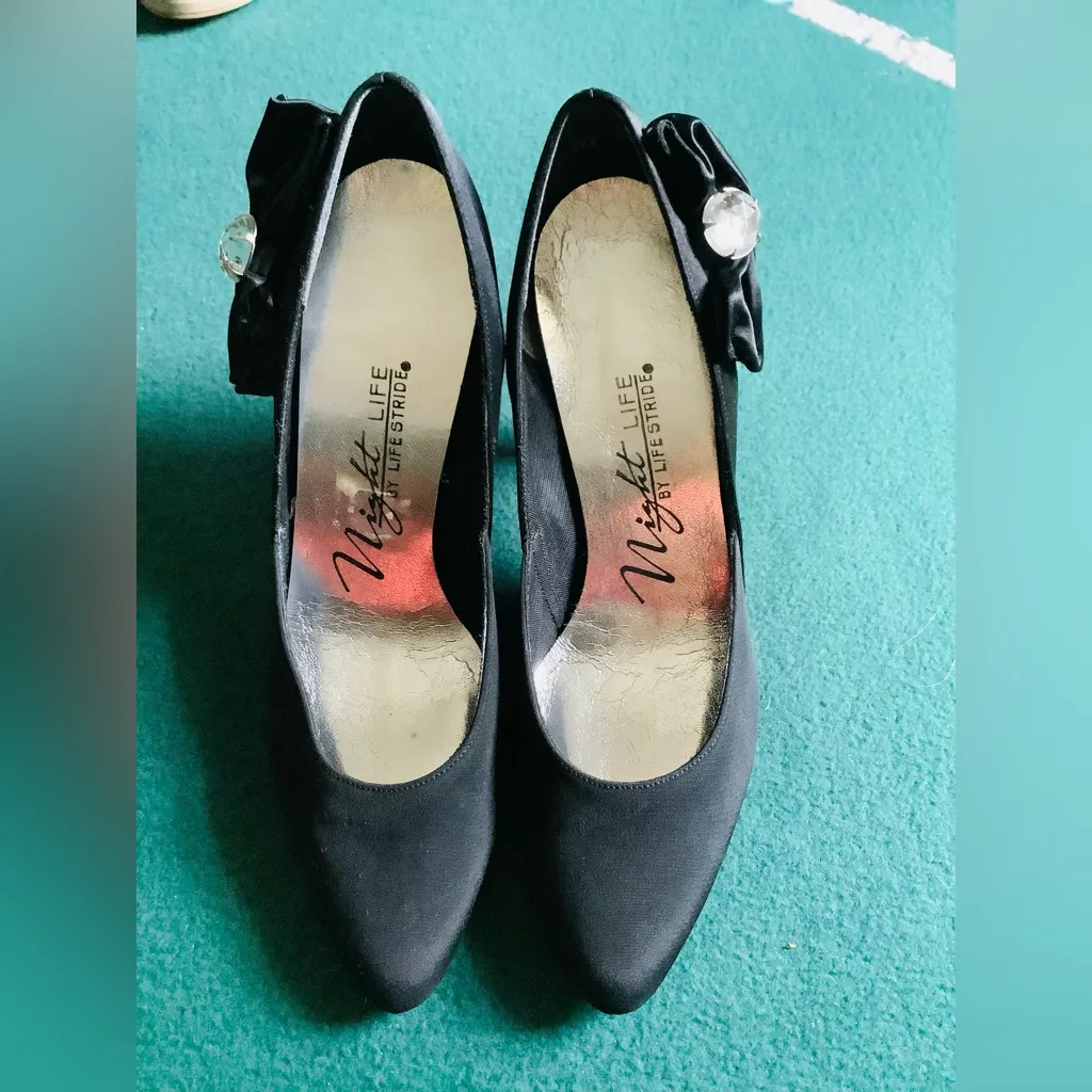 Dressy mid heel pumps 🌹🌹 - Image 2