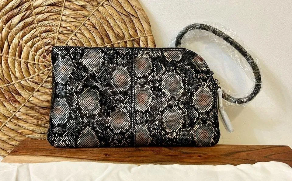 NWT HOBO International Sable Clutch Halo Shimmer Black - Image 5