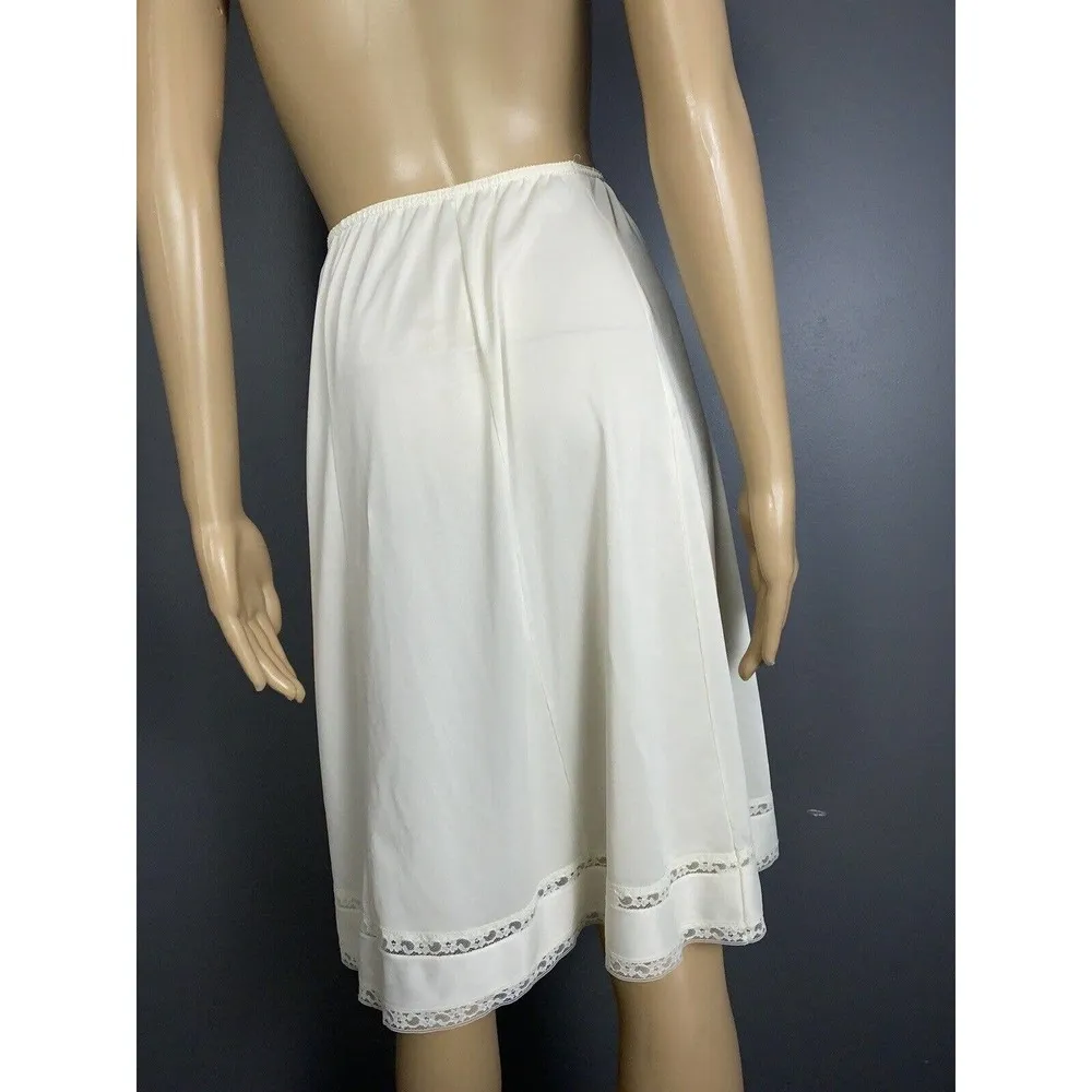 Vintage JCPenney Size Small Half Slip Nylon A - Image 6