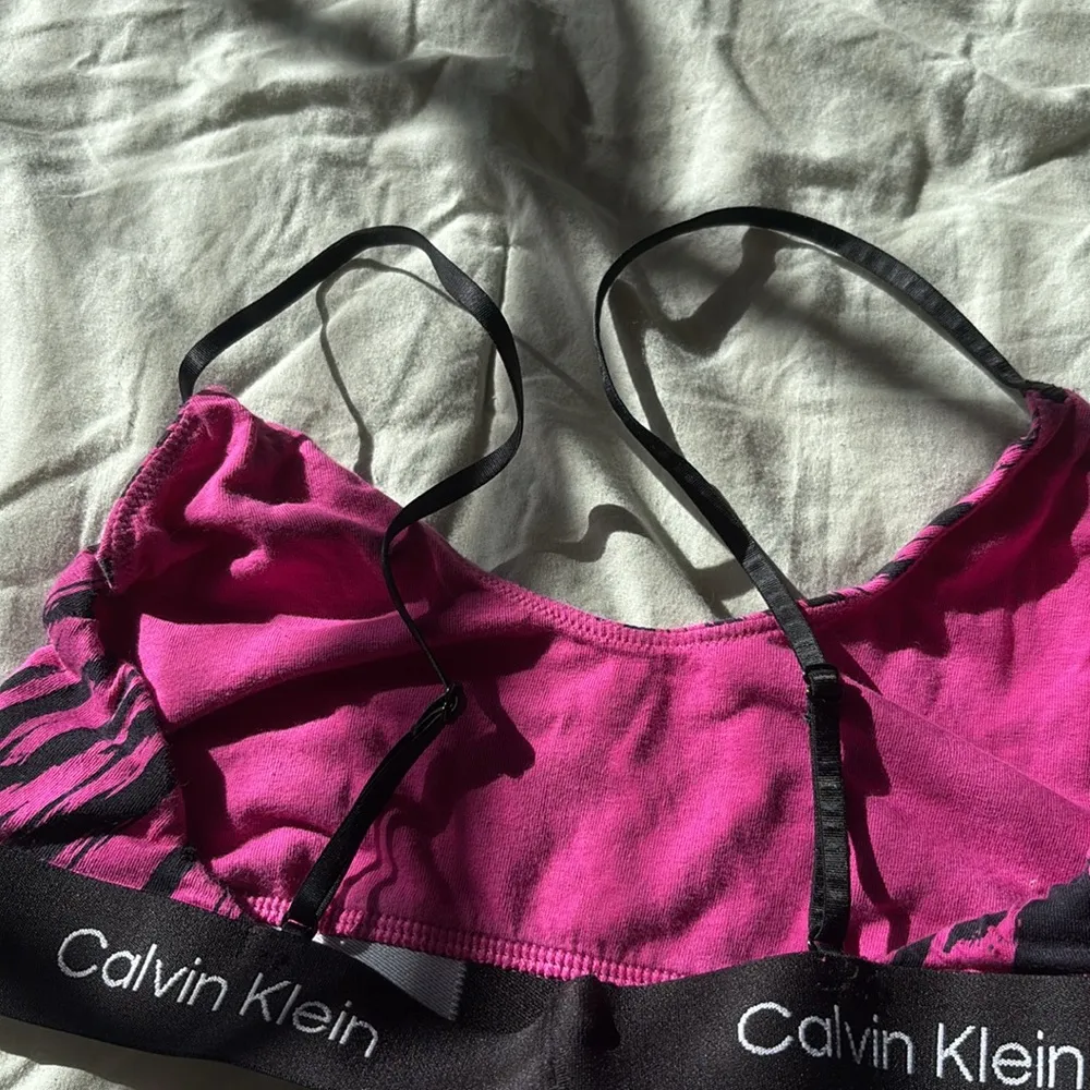 CALVIN  KLEIN  women's 1996 Unlined Bralette, Palace Pink Tiger Print, Size M - Image 5