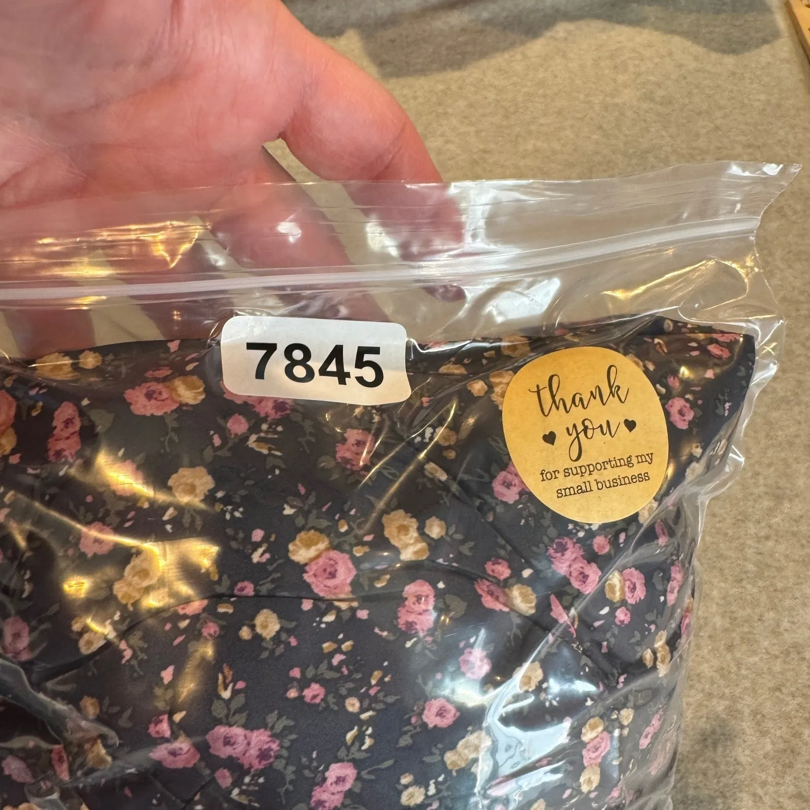 Aeropostale Remixed Down Floral Crop Puffer Vest Womens Large Black Pink Grunge - Image 13