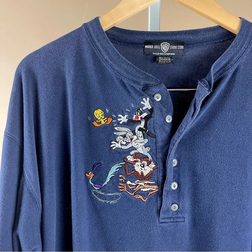 VINTAGE 90's Warner Bros Studio Store XL Looney Tunes Henley Embroidered Shirt Blue - Image 6