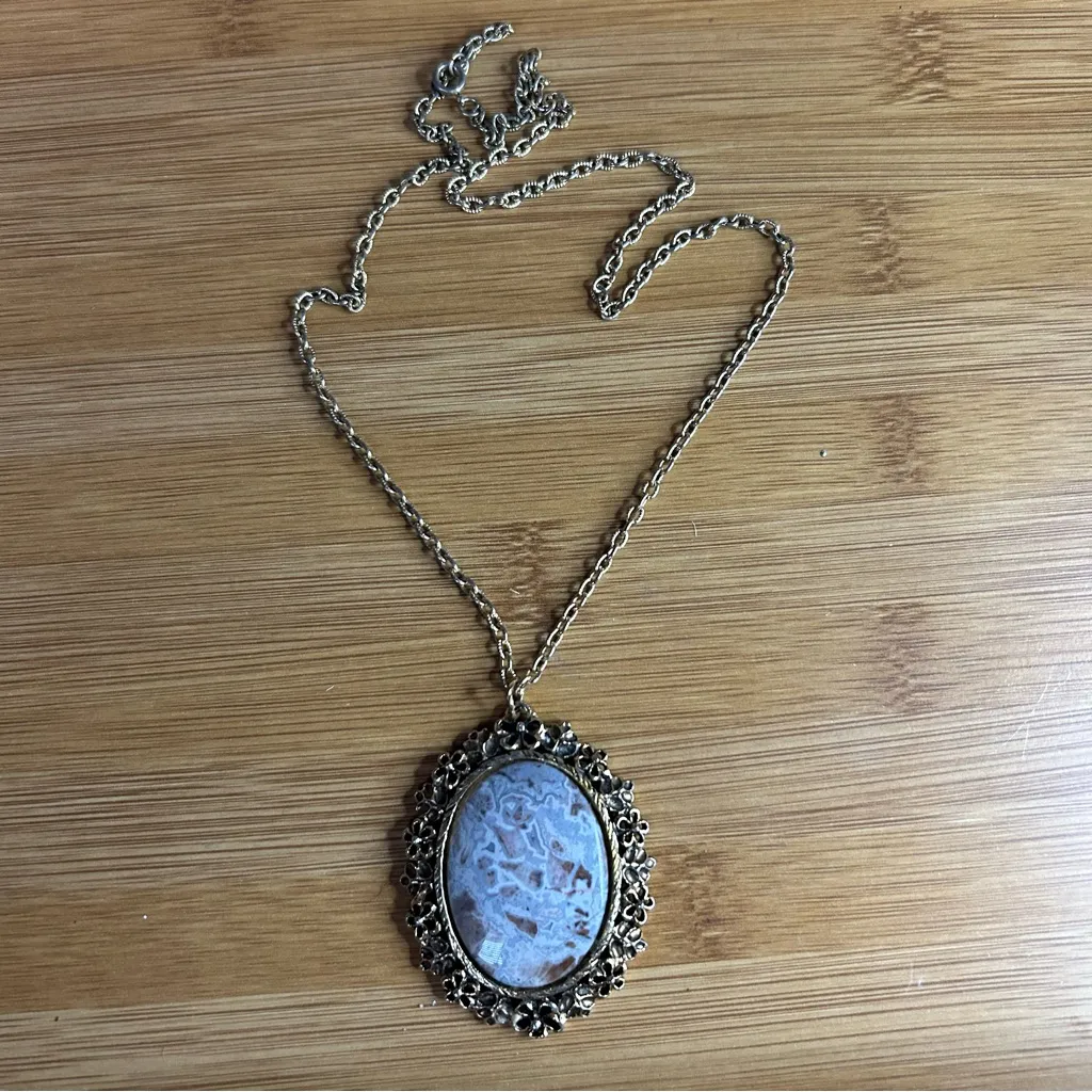 Vintage Elegant Blue Pendant Necklace - Image 5
