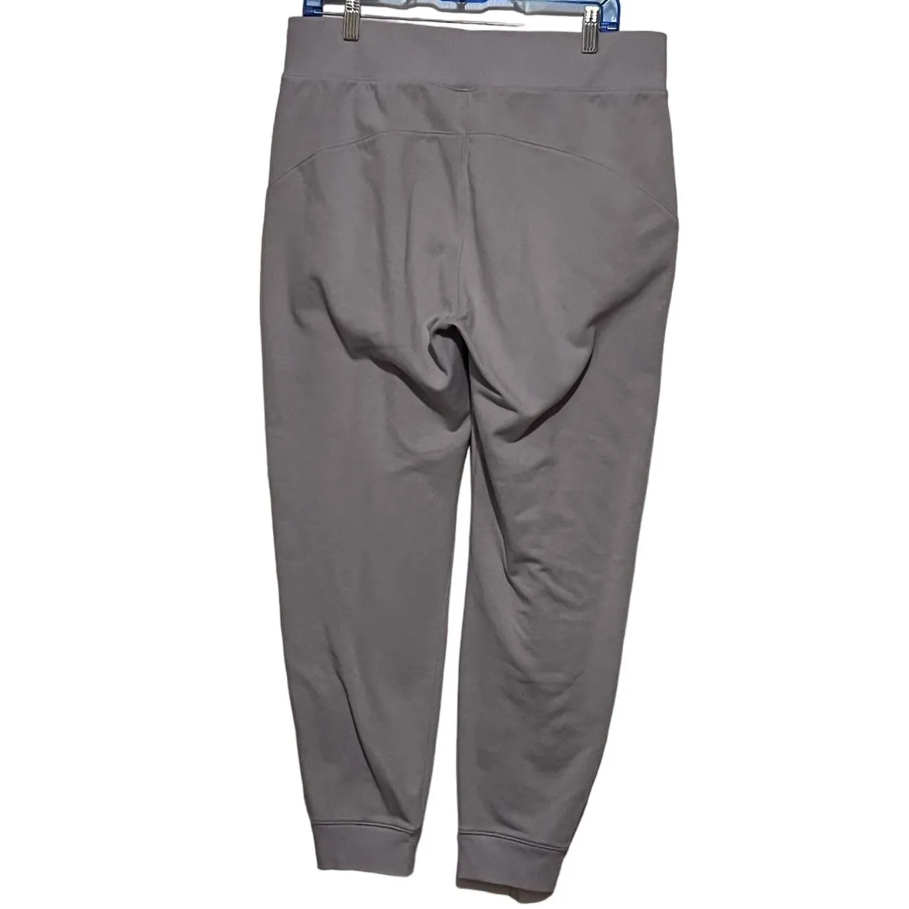 Under Armour Women's Gray Jogger Pants Size L 27"‎ Inseam x 17" Waist x 12" Rise - Image 2