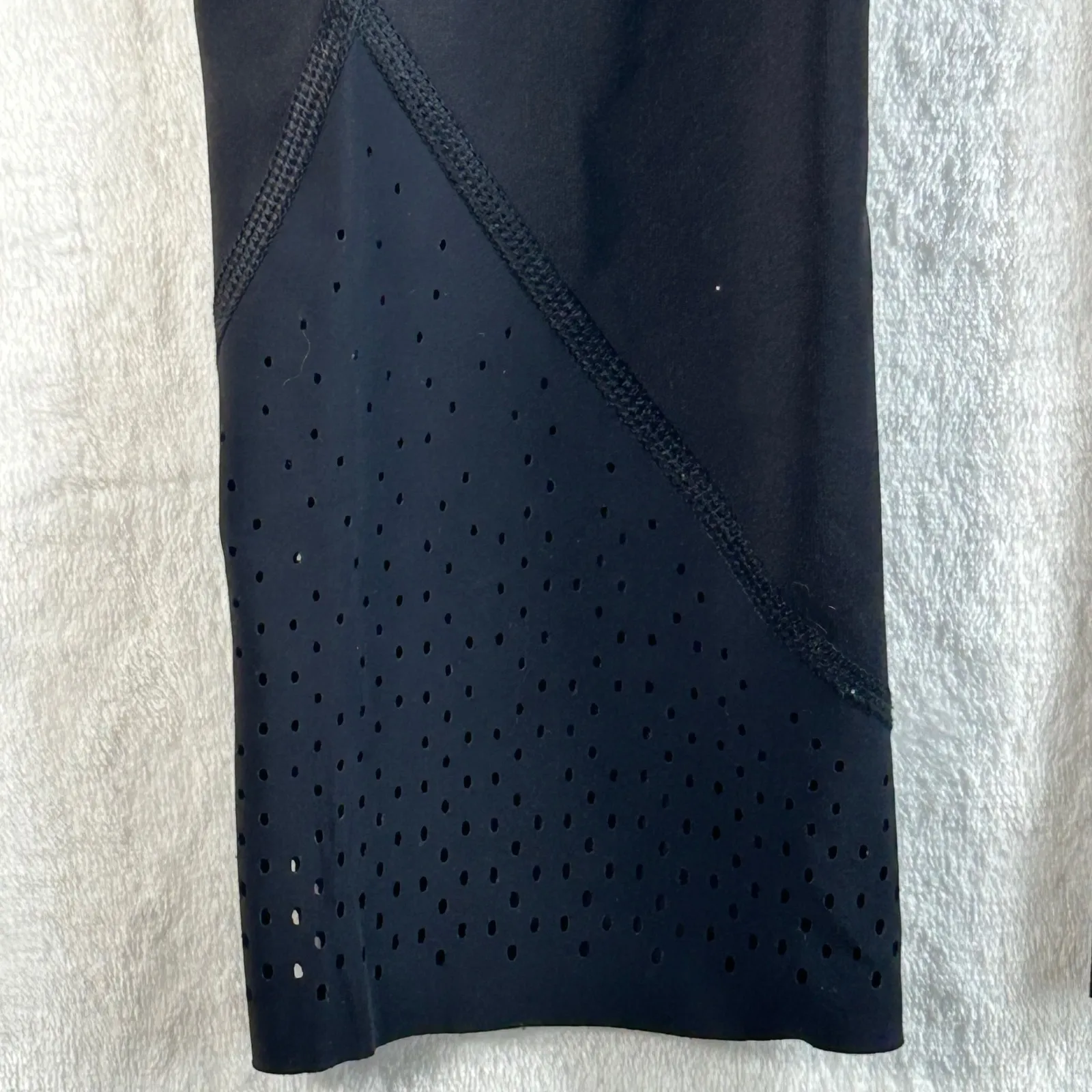 Lululemon Align High Rise Crop Flare Leggings Black Size 4 Perforated Detail - Image 4