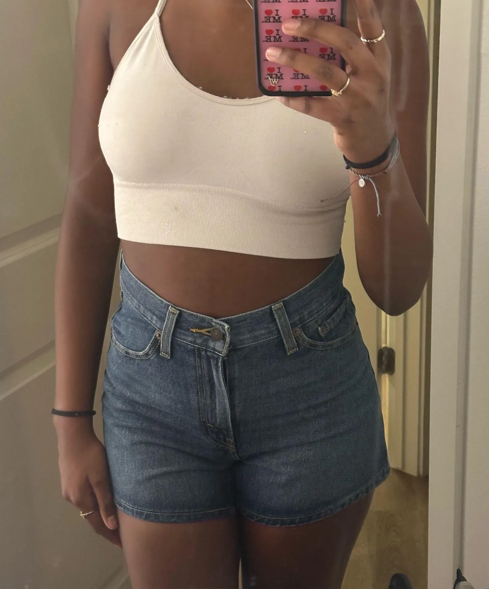 Levi’s 80s Mom Jean Shorts - Image 2