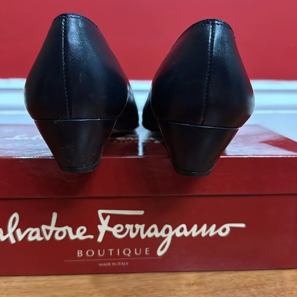 Salvatore Ferragamo Black Leather Loafers with Gold Accent size 7.5 - Image 4