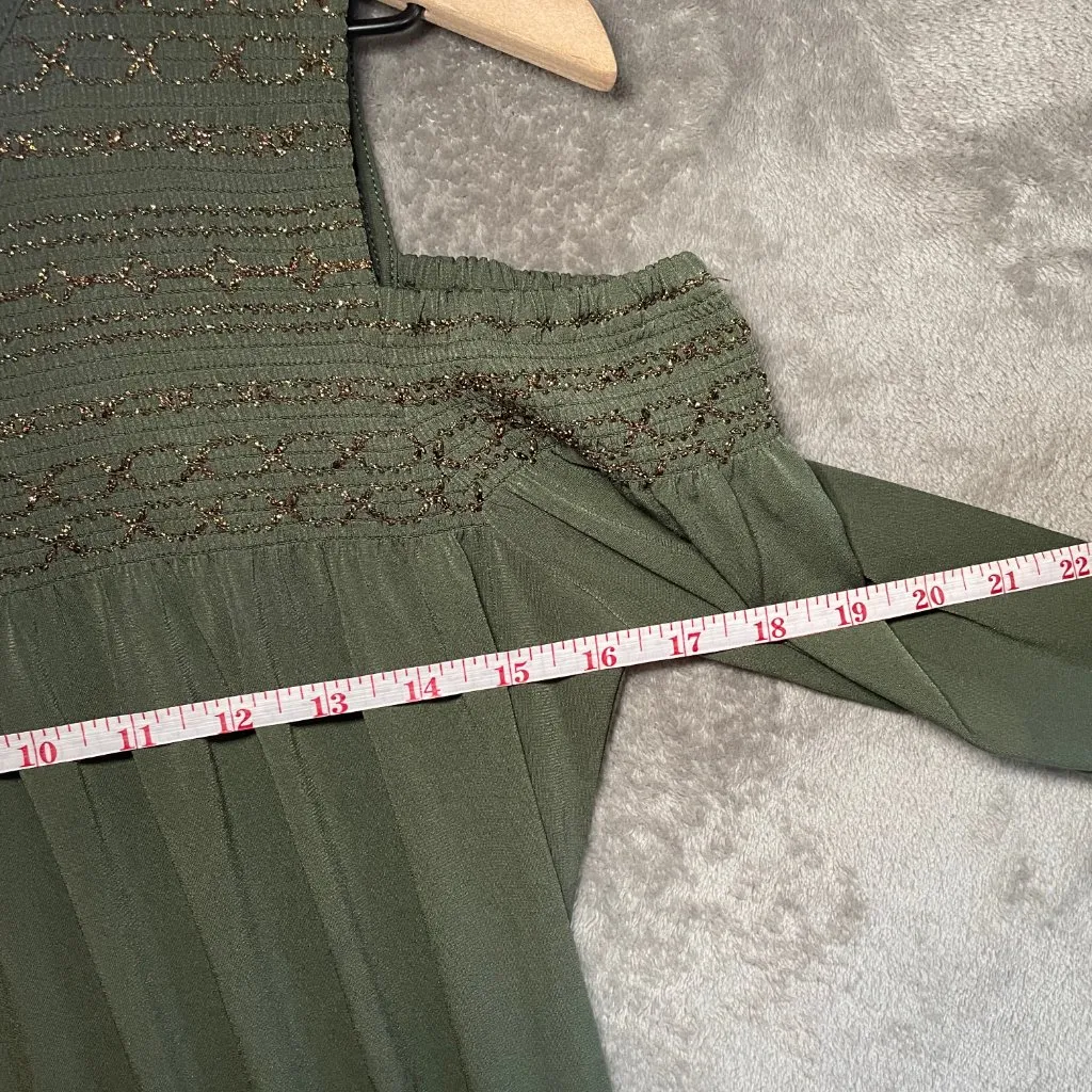 Woman Michael Kors Metallic Thread Cold Shoulder Blouse Size S Long Sleeve Green - Image 7